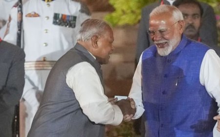 Bihar News: विपक्ष की रणनीति ध्वस्त, NDA के मजबूत समर्थन के साथ लोकसभा में पेश होगा Wakf Amendment Bill