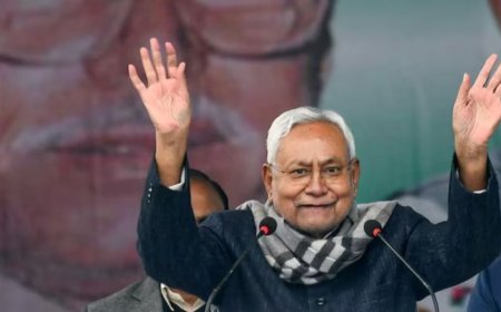 Bihar Politics: नीतीश कुमार ने NDA विधायकों के समर्थन के साथ दावा पेश किया, बिहार सरकार गठन में बढ़ा सस्पेंस