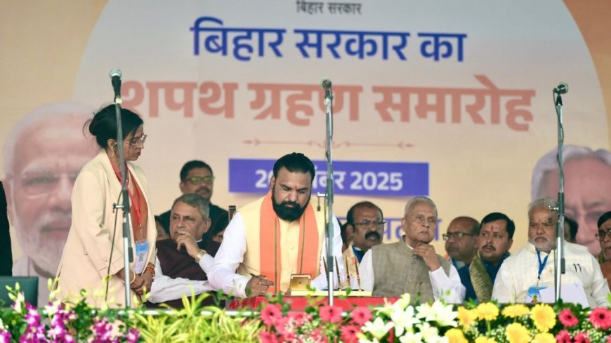 Bihar में NDA की जीत के बाद Samrat Chaudhary ने ली शपथ, पहला बयान सुनकर जनता हुई हैरान