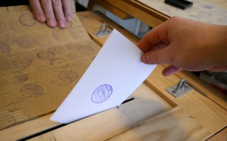 बिहार में फिर चुनाव,  06 मार्च से नामांकन, 18 को वोटिंग