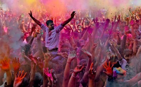 बिहार का वृंदावन, जहां पोखर में रंग घोलकर खेली जाती है होली....ब्रज का रंग !