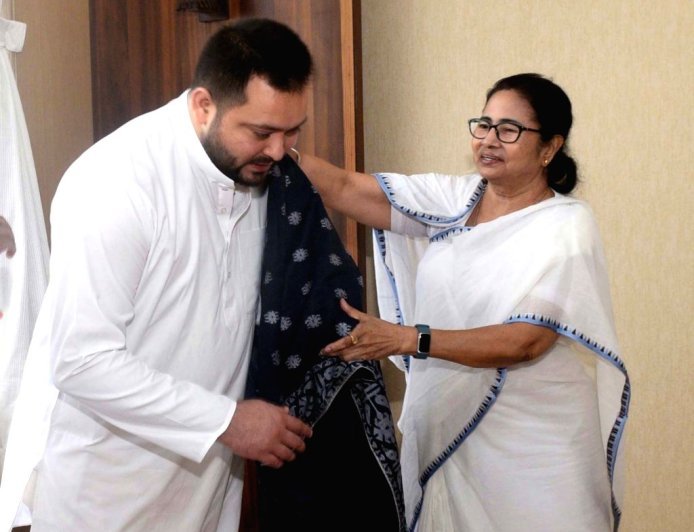 ममता ने जो किया, वो तेजस्वी नहीं कर पाएं.....