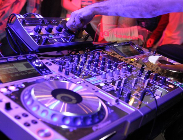 15 दिनों में डीजे मुक्त होगा बिहार, विधान परिषद में सरकार का ऐलान