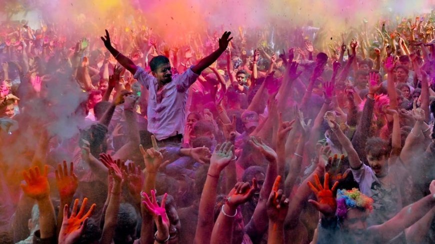 बिहार का वृंदावन, जहां पोखर में रंग घोलकर खेली जाती है होली....ब्रज का रंग !