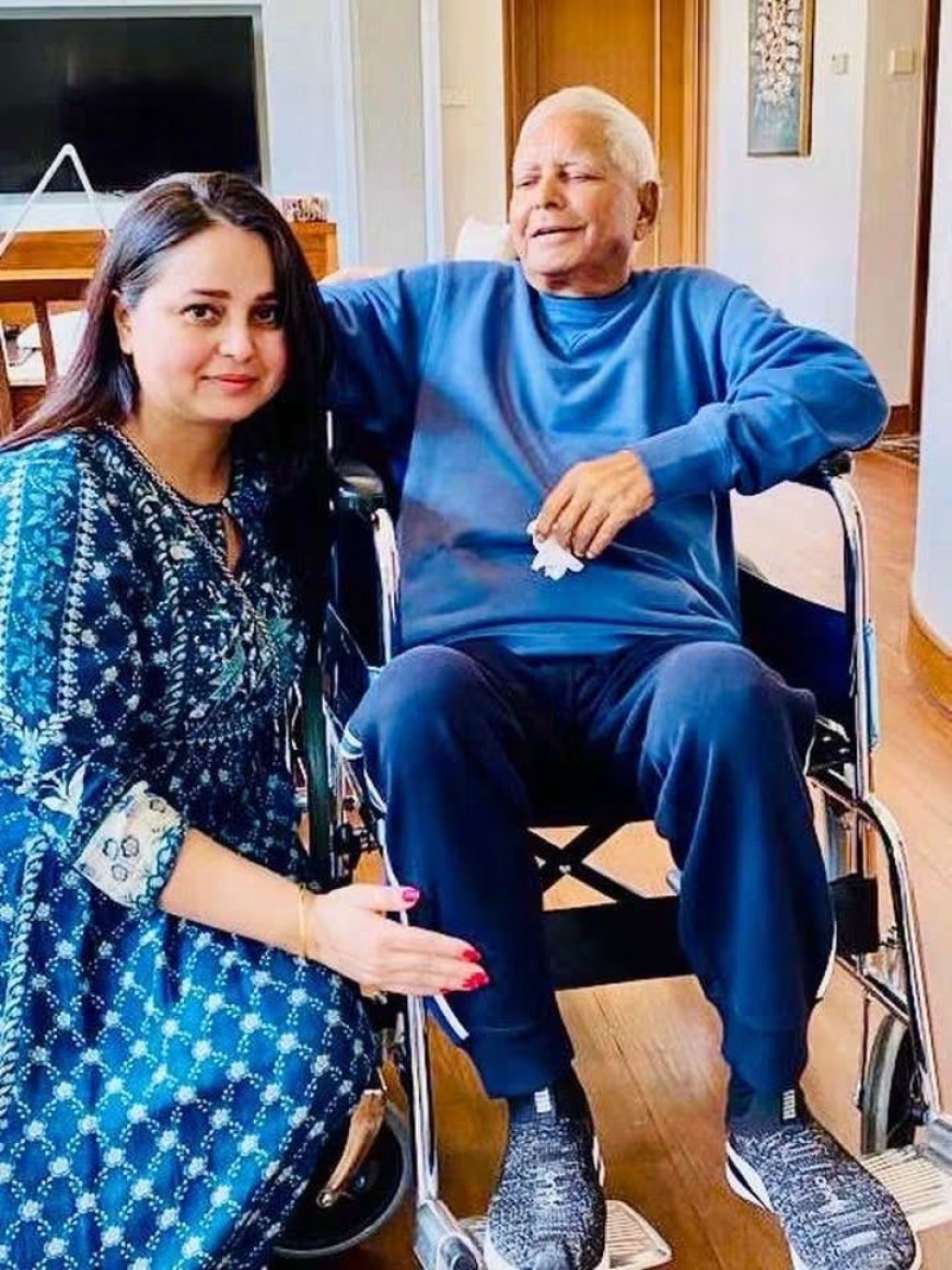 घर लौटेंगी बेटी, लालू परिवार में मिटी दूरियां, रोहिणी ने दिए संकेत